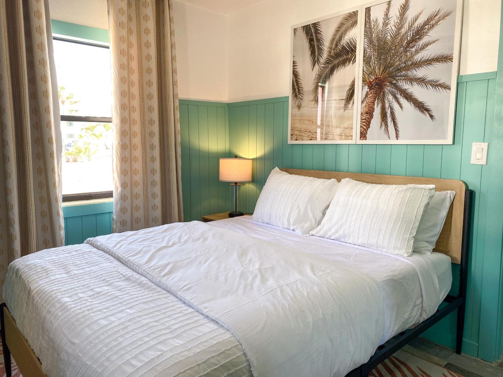 Oasis Palms Resort St. Pete Beach Exteriör bild
